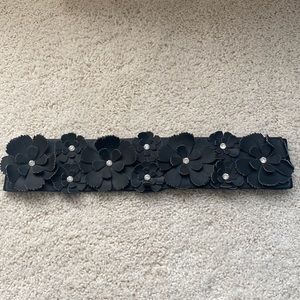 Torrid size 00 3d black flower belt